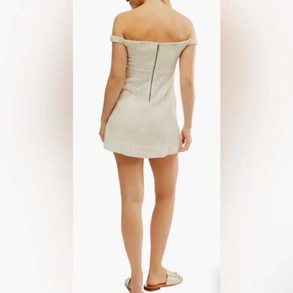 NEW FREE PEOPLE Women's Mini Dress Berry Kiss Embroidery Off Shoulder XS Ivory - Picture 3 of 10